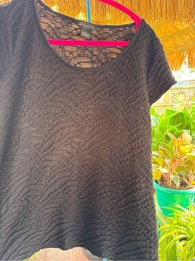 Liz Claiborne Black Textured Scoop Neck Short Sleeve Top